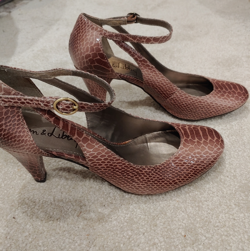 Sam & Libby brown snakeskin heels